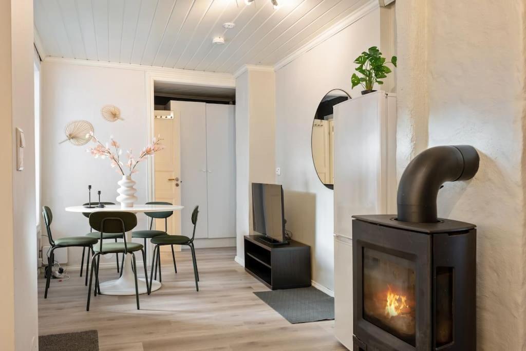 Central Apartment With Balcony, Self-Check In & Private Entrance เบอร์เกน ภายนอก รูปภาพ