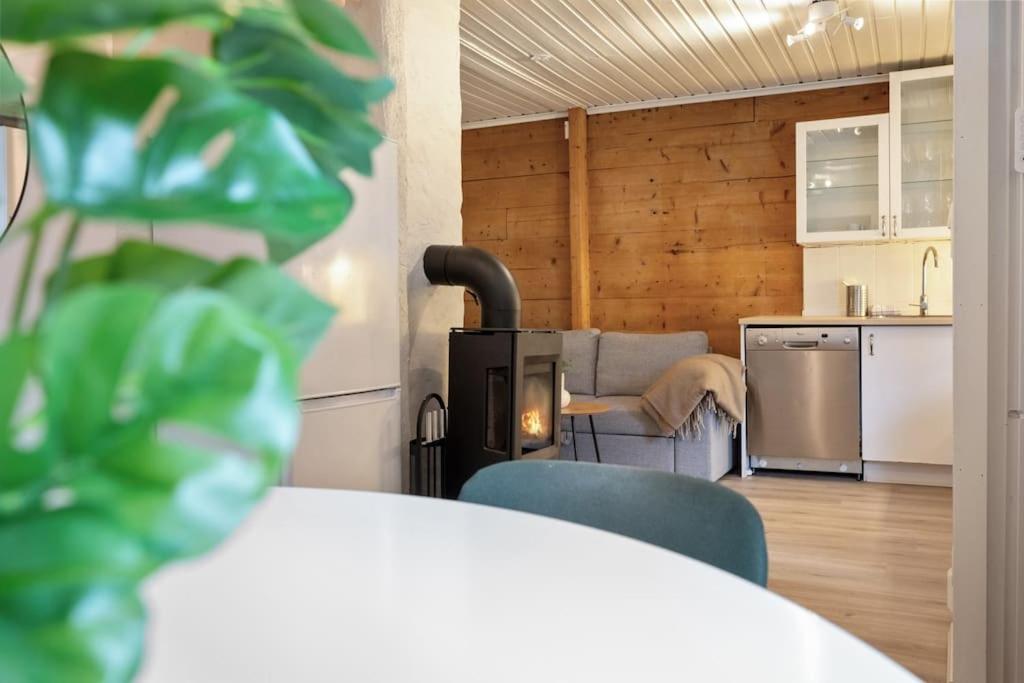 Central Apartment With Balcony, Self-Check In & Private Entrance เบอร์เกน ภายนอก รูปภาพ
